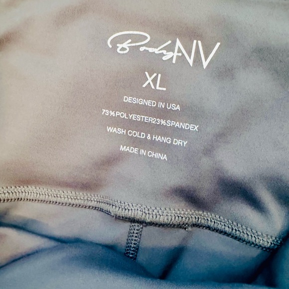 Body NV Women's Gray Zip-Up Athletic Top and Leggings Set - Picture 13 of 15